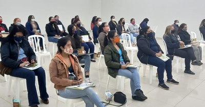 La Nación / Realizan capacitación en servicios financieros y prevención de violencia en PJC