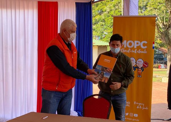 Ministerio de Obras Públicas firma contratos para las obras del Corredor Metropolitano del Este