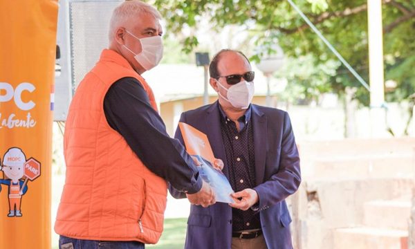 Firman contrato para inicio de obras complementarias al Puente de la Integración