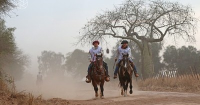 La Nación / Avanza segunda jornada de la Gran Marcha Criolla con total éxito