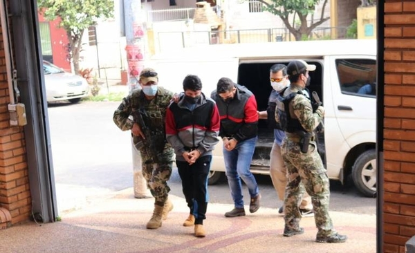 Diario HOY | Brasileños detenidos con 500 kilos de cocaína declaran en fiscalía