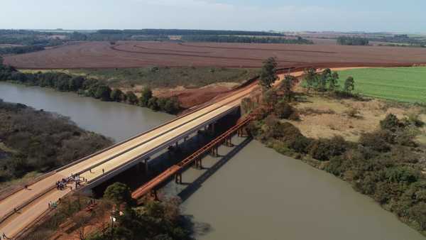 Gobierno inauguró estratégico puente sobre el río Monday que beneficia a 100.000 habitantes