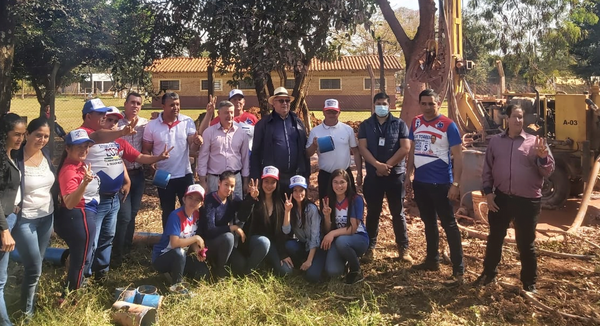 Inicia perforación pozo para distribución de agua potable en Tembiaporã - Noticiero Paraguay