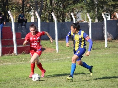La Academia sumó de a tres - APF