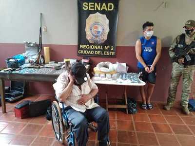 Detienen a dos microtraficantes en Presidente Franco
