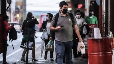 Descenso sostenido: Asunción salió del “área roja” de circulación de covid-19 tras un año