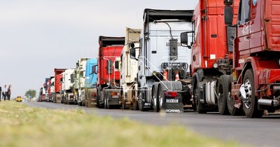 La Nación / El Club de Ejecutivos repudia el accionar de camioneros y del senador Sixto Pereira
