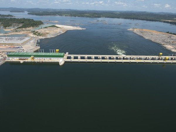 Por muerte de 30 toneladas de peces: Denuncian a hidroeléctrica en Amazonía