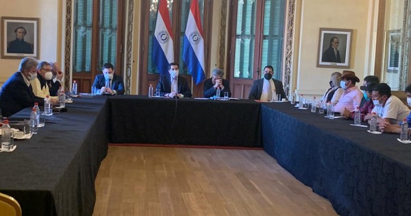 La Nación / Ejecutivo y camioneros llegan a cuarto intermedio