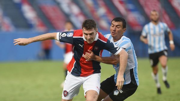 Por  remontar en el Clausura