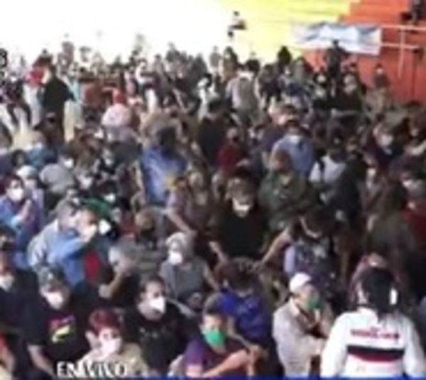 Desorganización en vacunatorios del país - Paraguay.com