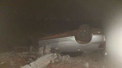 Jóvenes sufren brutal vuelco de vehículo en Ciudad del Este