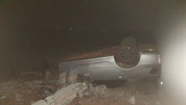 Jóvenes sufren brutal vuelco de vehículo en Ciudad del Este