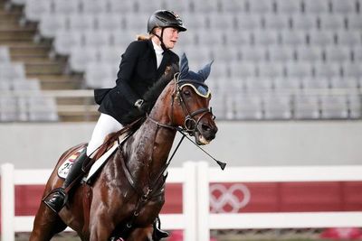 Tarjeta negra para entrenadora que pegó a un caballo en Tokio 2020 - Polideportivo - ABC Color