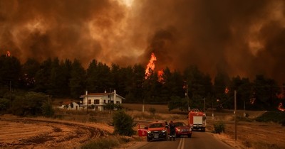 La Nación / Los incendios arrasan superficies récord en Grecia