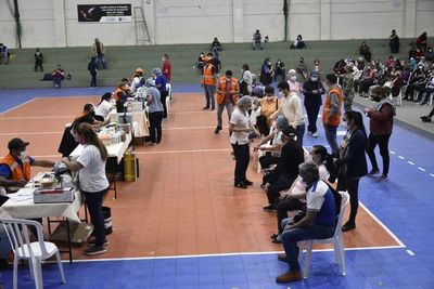 SND: vacunarán solamente a los que permanecen dentro del local, tras el horario de cierre - Nacionales - ABC Color