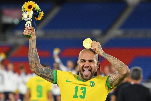 Con el oro olímpico en Tokio, Dani Alves se revalida como el futbolista con más títulos de la historia - Megacadena — Últimas Noticias de Paraguay