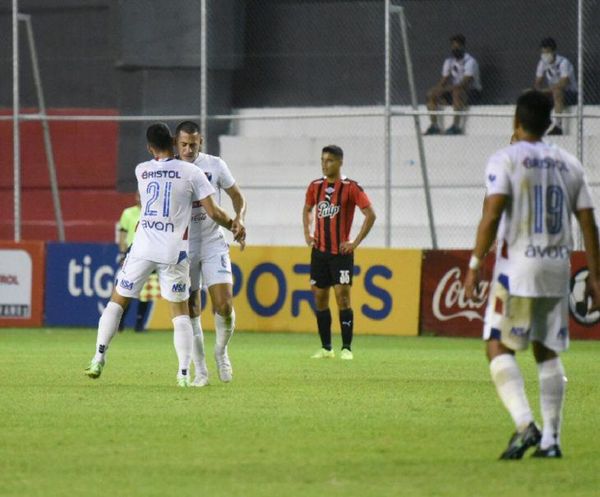 Nacional gana sobre el final y logra su primera victoria