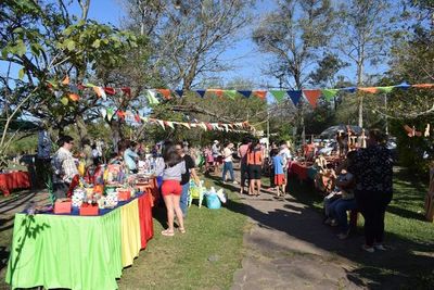 Feria del folklore en la Estación de Areguá este domingo - Nacionales - ABC Color