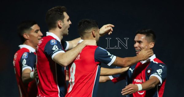 El 'Pachi' Carrizo guía a Cerro Porteño hacia su primer triunfo