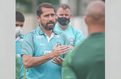 Crónica / GUSTAVO MORÍNIGO: “Ascender a Coritiba, la meta”