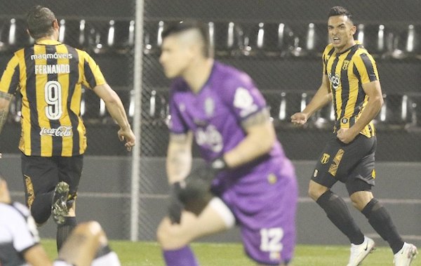 Crónica / “Lo primordial es salir campeón con Guaraní”