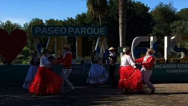 Música y danza son parte de espectáculo en Guarambaré