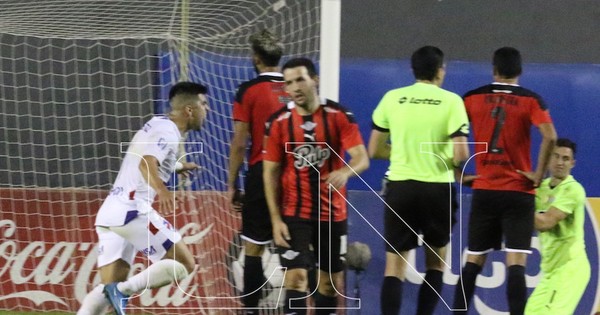 La Nación / Milagroso triunfo albo