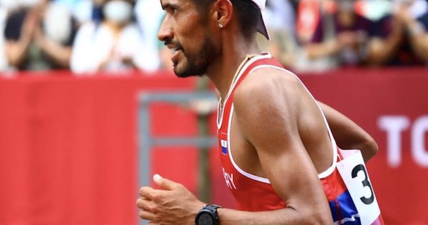 La Nación / El gran Derlys quedó 43º en el maratón