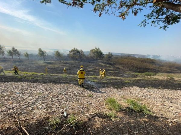 Heladas, calor y viento propician ambiente para incendios - Nacionales - ABC Color