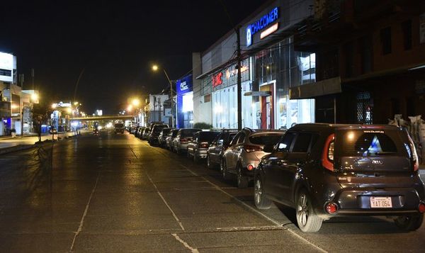 COVID-19: abren centros de vacunación para trabajar hasta el mediodía - Nacionales - ABC Color