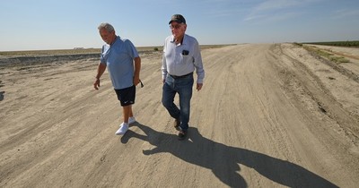La Nación / El suelo se hunde en un pueblo californiano afectado por la sequía