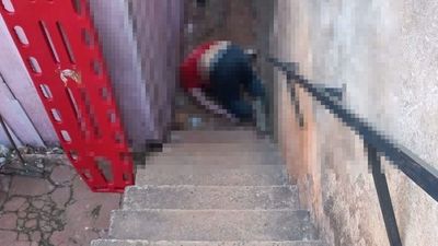 Cayó de una escalera y murió por fuerte golpe en la cabeza