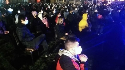 Diario HOY | Con 82 % de población objetivo vacunada, Chile celebra primer concierto con público