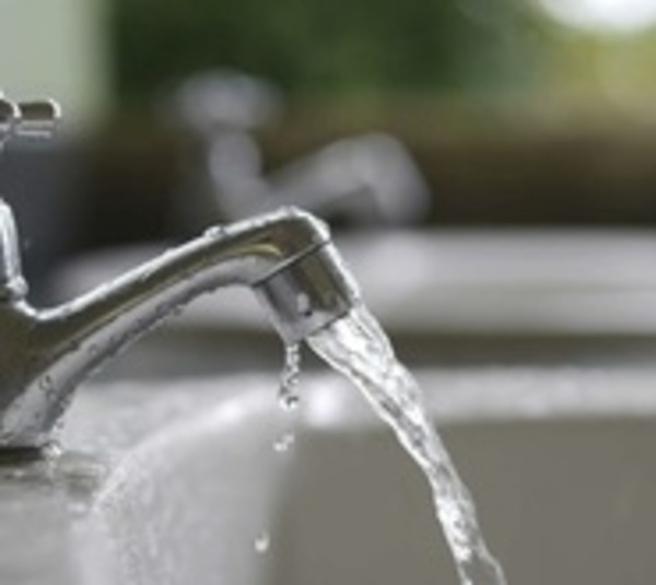Desidia política deja sin agua a 650 hogares en Humaitá - Paraguay.com