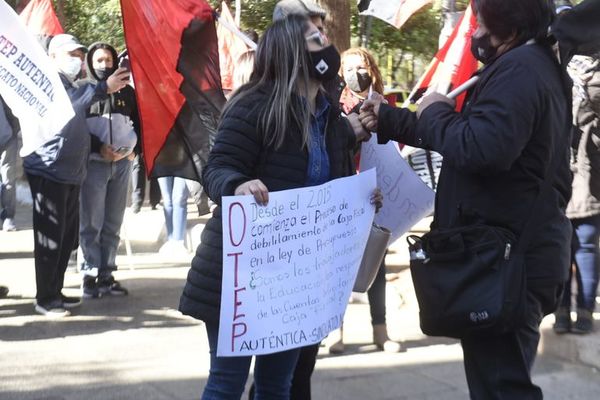 Suspenden las clases dos días por marcha docente - Nacionales - ABC Color