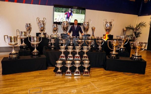 La emotiva despedida entre Lionel Messi y las figuras del Barcelona
