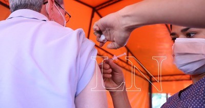 La Nación / Cifra de vacunados supera los 56.000