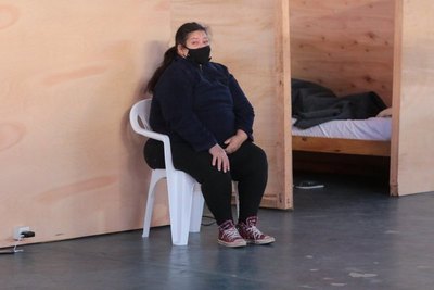 Crónica / La vida de María dio un giro tremendo: De un frío albergue al calor familiar