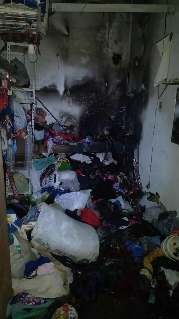 Pérdidas económicas tras incendio de locales en Mercado de Luque - Nacionales - ABC Color