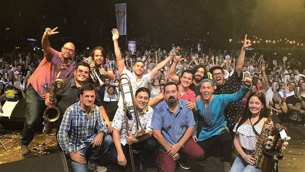 Asunción se viste de fiesta para celebrar su aniversario