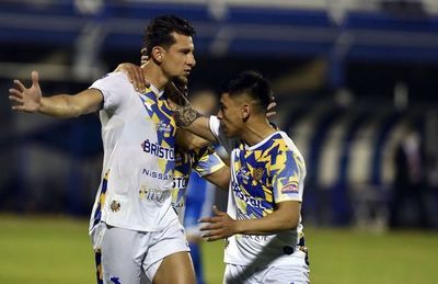 Con lo justo - Fútbol - ABC Color