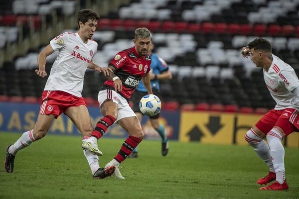Flamengo recibe brutal goleada e ilusiona a olimperos