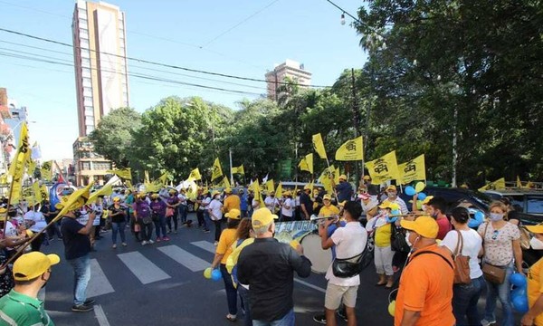 Desde este martes docentes se movilizarán en diferentes puntos del país - OviedoPress