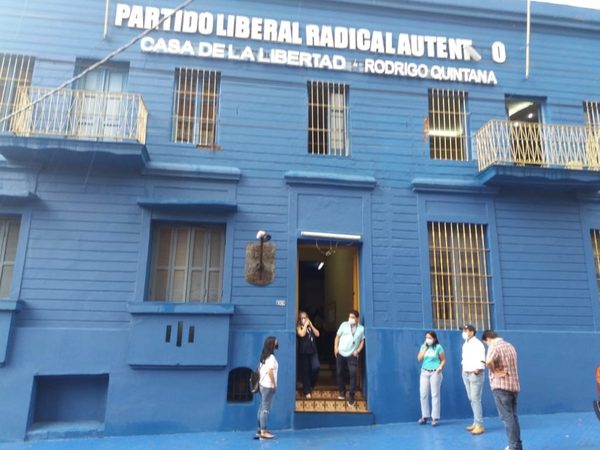 Oposición presentará denuncia penal por deuda ilegal en Itaipú