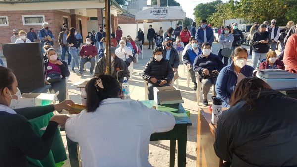 Buena concurrencia en los vacunatorios durante el fin de semana - El Trueno