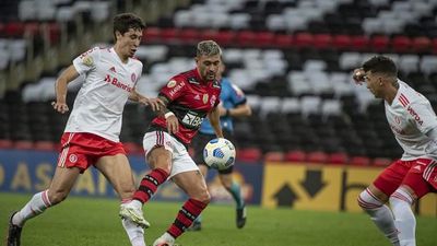 Flamengo cae goleado a días de medirse con Olimpia