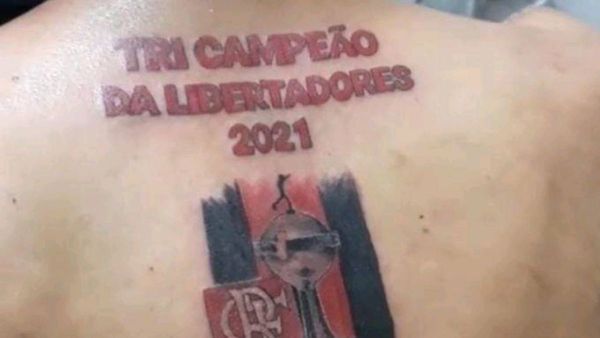 Hincha del Flamengo ya se tatuó que serán campeones