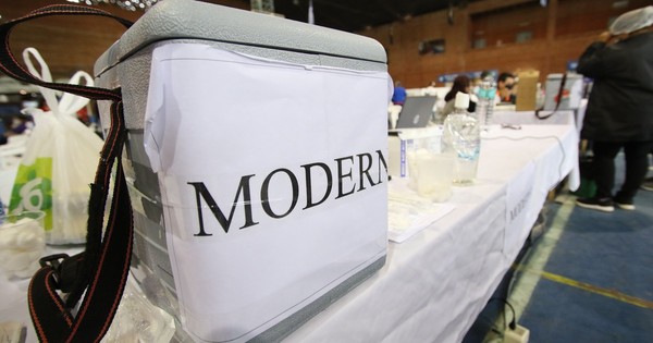 La Nación / Hasta 42 días puede esperar segunda dosis de Moderna, informan