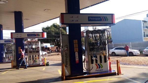 Falta combustible en algunas estaciones de servicio de Ciudad del Este